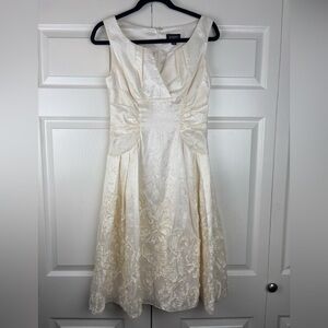 Adrianna Papell Ivory Cocktail Dress Embroidered A-Line Formal Dress Size 4